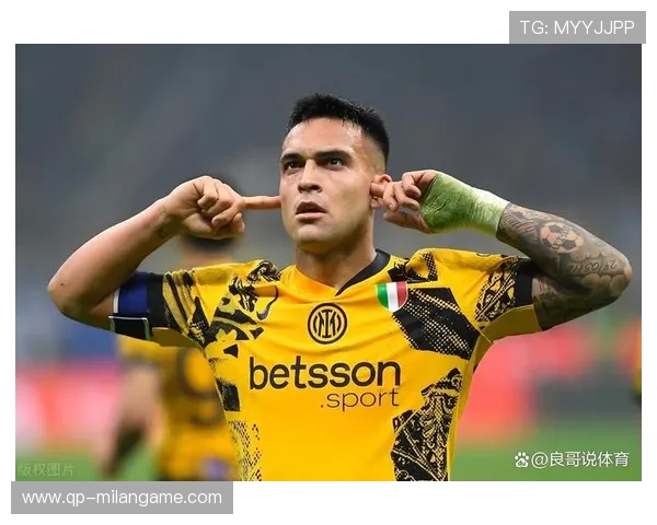 劳塔罗小范围转身抽射让国米前场火力极度集中